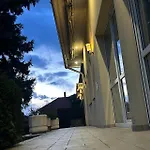 De Lux