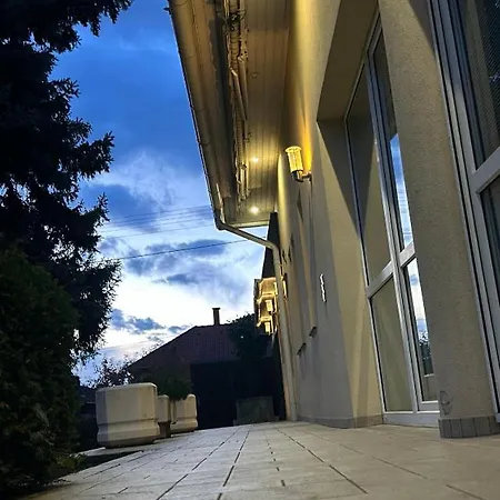 De Lux