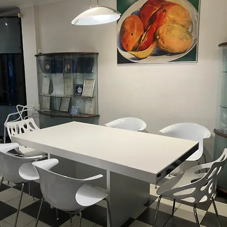 De Lux