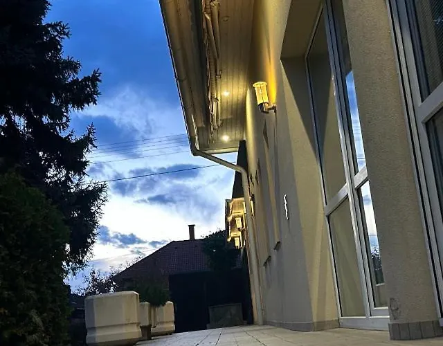 De Lux